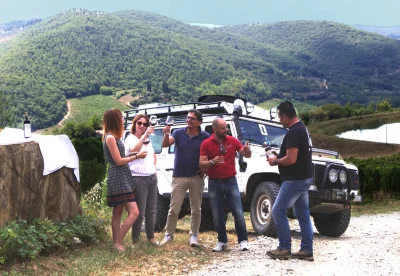 Thumbnail Andantino - Tour in jeep & pranzo con degustazione da Monterinaldi nel Chianti Classico