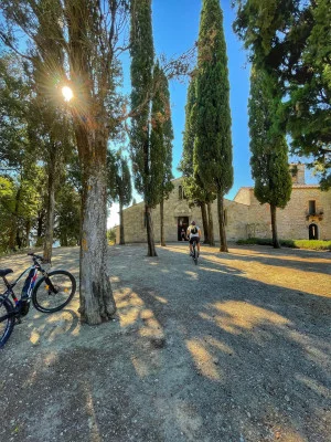 Thumbnail Private E-bike Tour with local guide and wine tasting at San Quirico