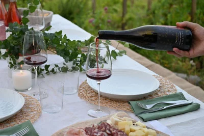 Thumbnail Experiencia de cata de vinos Cru en la Bodega Verderame de Sicilia