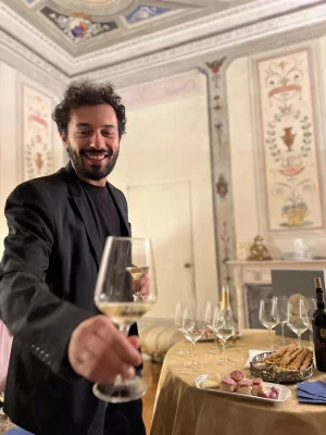 Thumbnail Wine Tasting in a Historic Florentine Palace