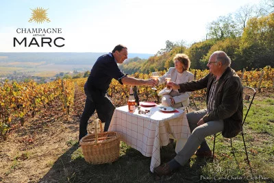 Thumbnail El Viaje Sensorial del Viticultor: Descubrimiento y degustación completos con maridaje en Champagne Marc