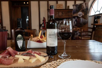 Thumbnail Cata de vinos clásicos en el Monte Solaio