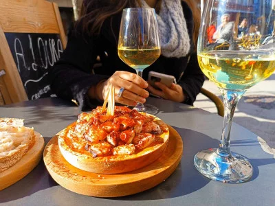 Thumbnail Premium Wine & Food Tour a piedi nel centro storico di Vigo