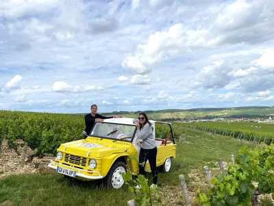 Thumbnail Fahrt durch die Grands Crus Weinberge und Weinprobe des Chablis auf der Domaine Clotilde Davenne