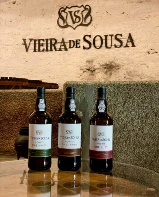 Thumbnail for Dégustation de vin de Porto classique à la Quinta da Firveda dans la vallée du Douro