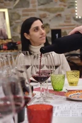 Thumbnail Erste Schritte: Blindverkostung auf dem Weingut Terradonnà in Suvereto