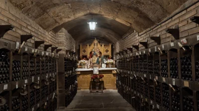 Thumbnail Erkunde das Weingut-Museum und den Garten der Sorten in den Bodegas Valdelana in Rioja Alavesa
