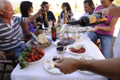 Thumbnail for Dégustation de vins de qualité supérieure à la Cantine Russo à Etna