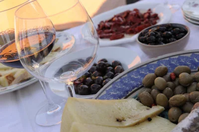 Thumbnail for Degustazione di vini e merenda del contadino presso le Cantine Russo sull'Etna