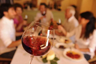 Thumbnail "Sabores Antiguos" Cata de vinos y almuerzo en Cantine Russo en el Etna