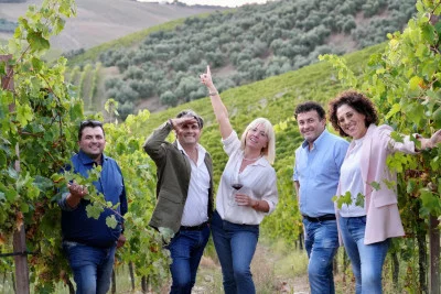 Thumbnail for Dégustation de vin de terre à Il Conte Villa Prandone au cœur du Piceno