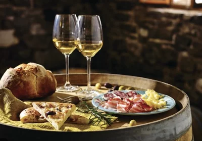 Thumbnail Verkostung von 3 Weinen mit lokalen Köstlichkeiten im historischen Zentrum von Asti