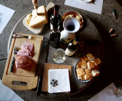 Thumbnail Visita e degustazione di vini presso la Cantina Lodi Corazza nei Colli Bolognesi