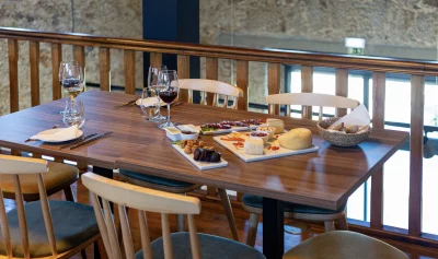 Thumbnail "Visite du terroir et dégustation de vins avec une sélection de fromages et de charcuteries chez Textura Wines à Dão