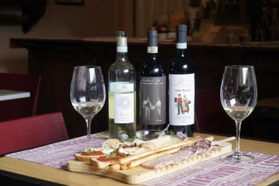 Thumbnail Roero y Monferrato wine experience en Tenuta La Pergola